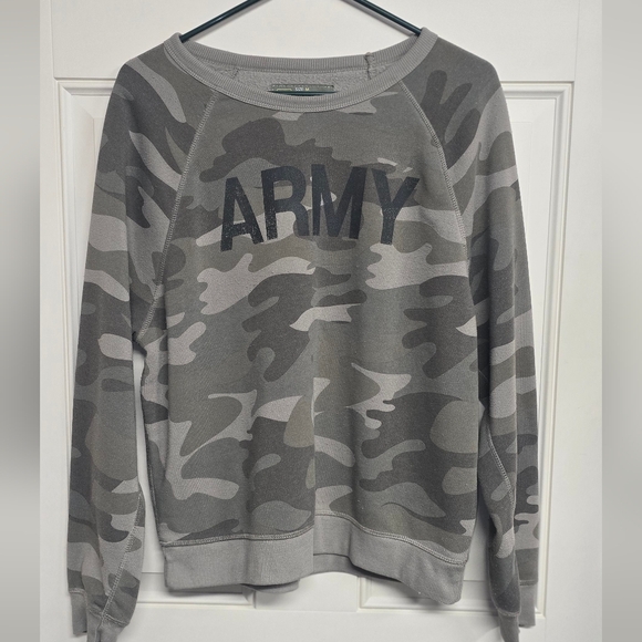 Women's Size Medium ARMY Sweatshirt ⭐️ Excellent Pre-Owned Condition!!✨️✨️ - Picture 2 of 11